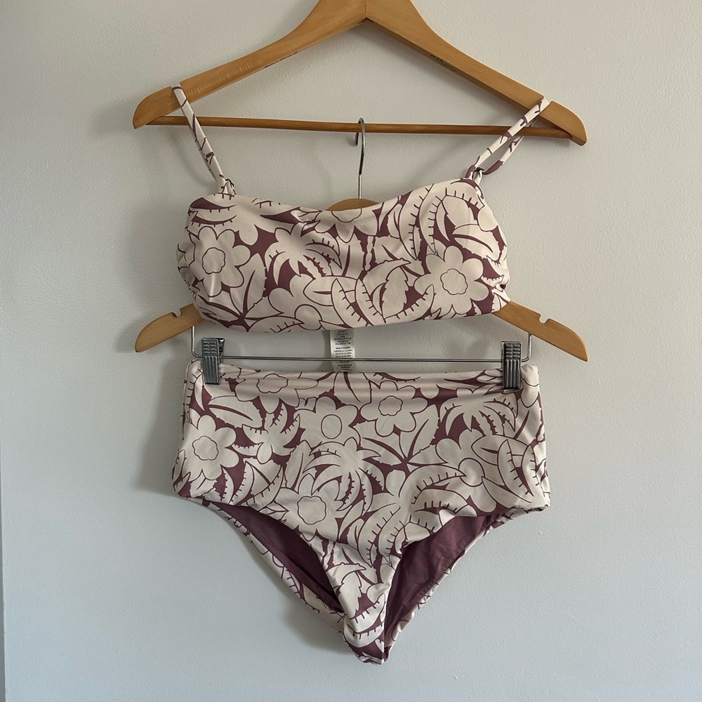 *never worn* Patagonia Sunrise Slider Bathing Suit